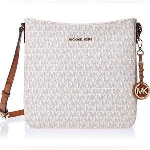 Nwt MK crossbody 🩷